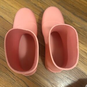 Bottega Veneta bubble gum pink puddle boots in size 40.
